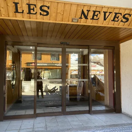 Apartment Neves - Location: Pour 4 Personnes Dans Un Quartier Jeune Et Anime / Les Neves Mae-9059