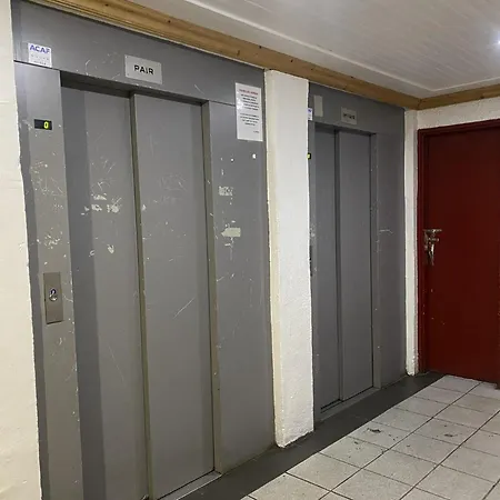 Apartment Neves - Location: Pour 4 Personnes Dans Un Quartier Jeune Et Anime / Les Neves Mae-9059 *
