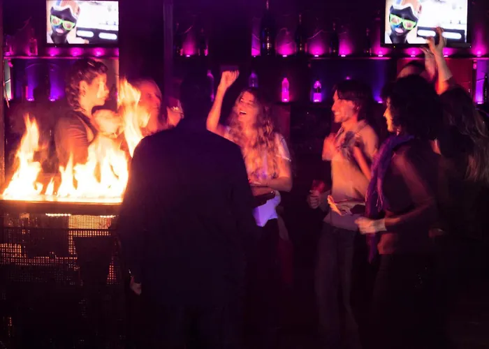 Neves - Location: Pour 4 Personnes Dans Un Quartier Jeune Et Anime / Les Neves Mae-9059